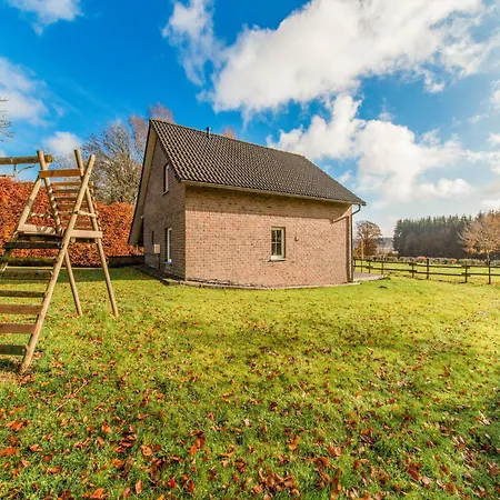 Escape In Hautes Fagnes, Cleaning Included Dom wakacyjny